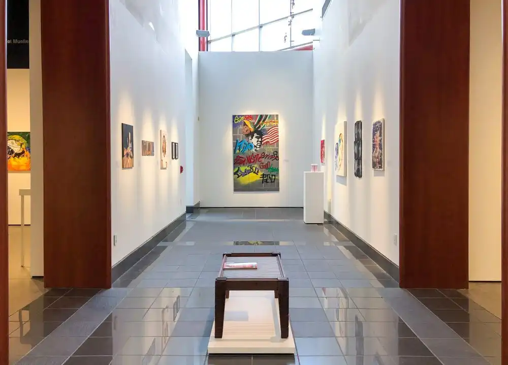 Hotels near Robert and Frances Fullerton Museum of Art (RAFFMA)
