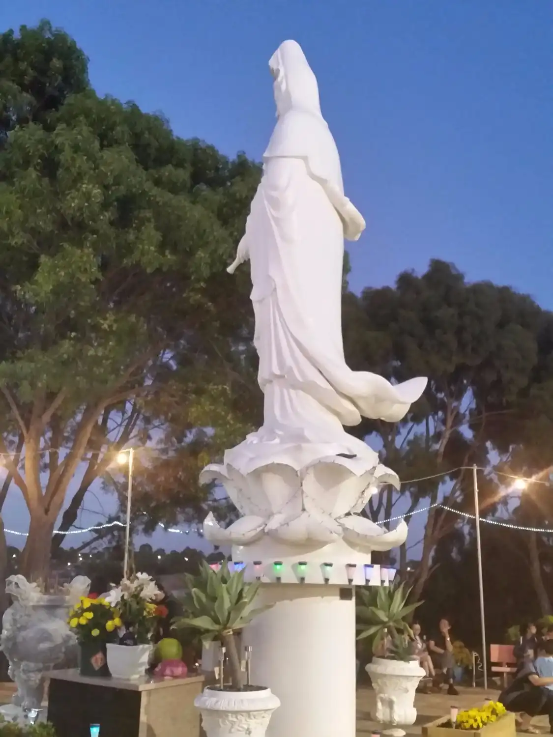 Отели рядом с достопримечательностью «Quang Minh Buddhist Temple»