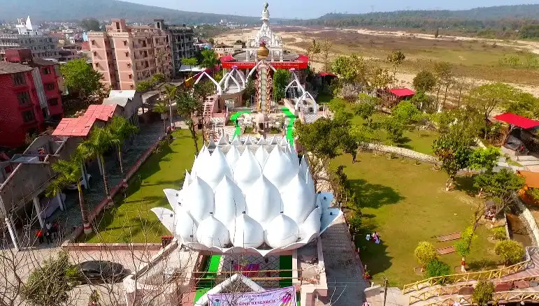 Hotels near Adhbut Temple