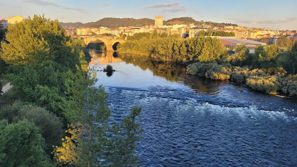 Hotels near Puente del Milenio
