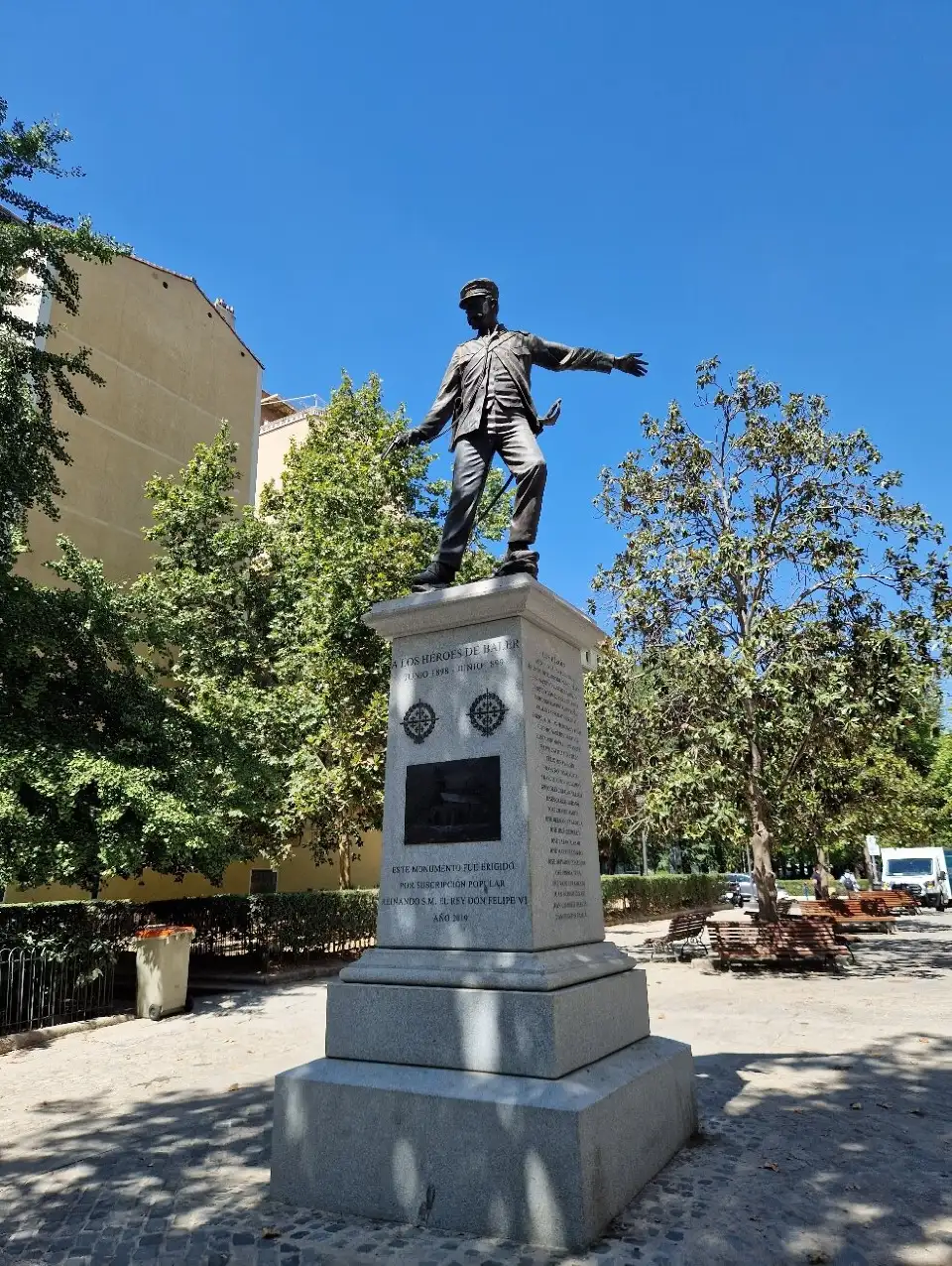 1_Monumento a Los Ultimos De Filipinas