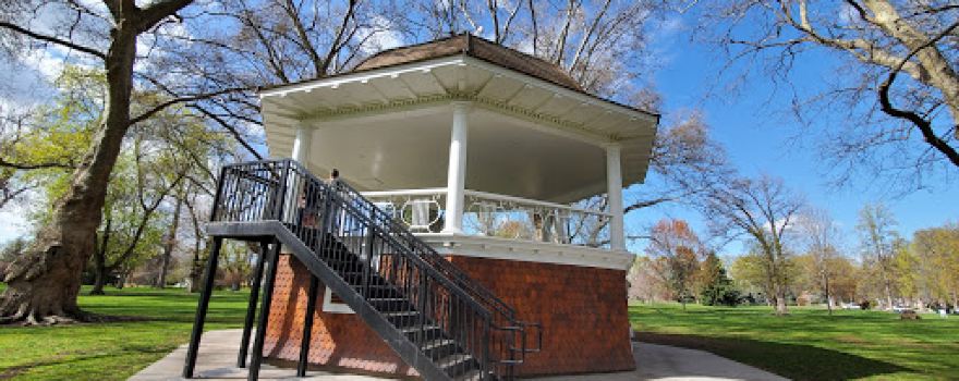 Pioneer Park Aviary