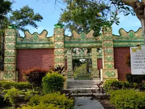 Makam Putri Kaca Mayang