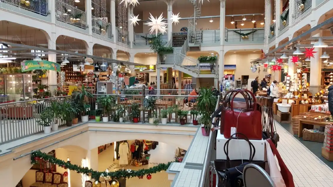 Hotels near Neustädter Markthalle