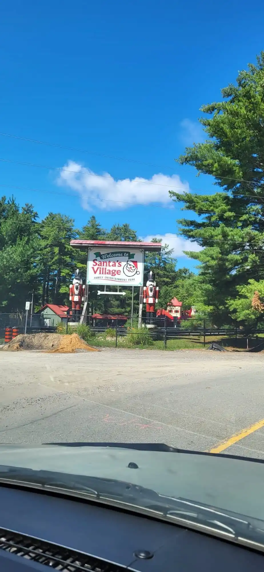 Hotels near Santa's Village: Muskoka's Theme Park