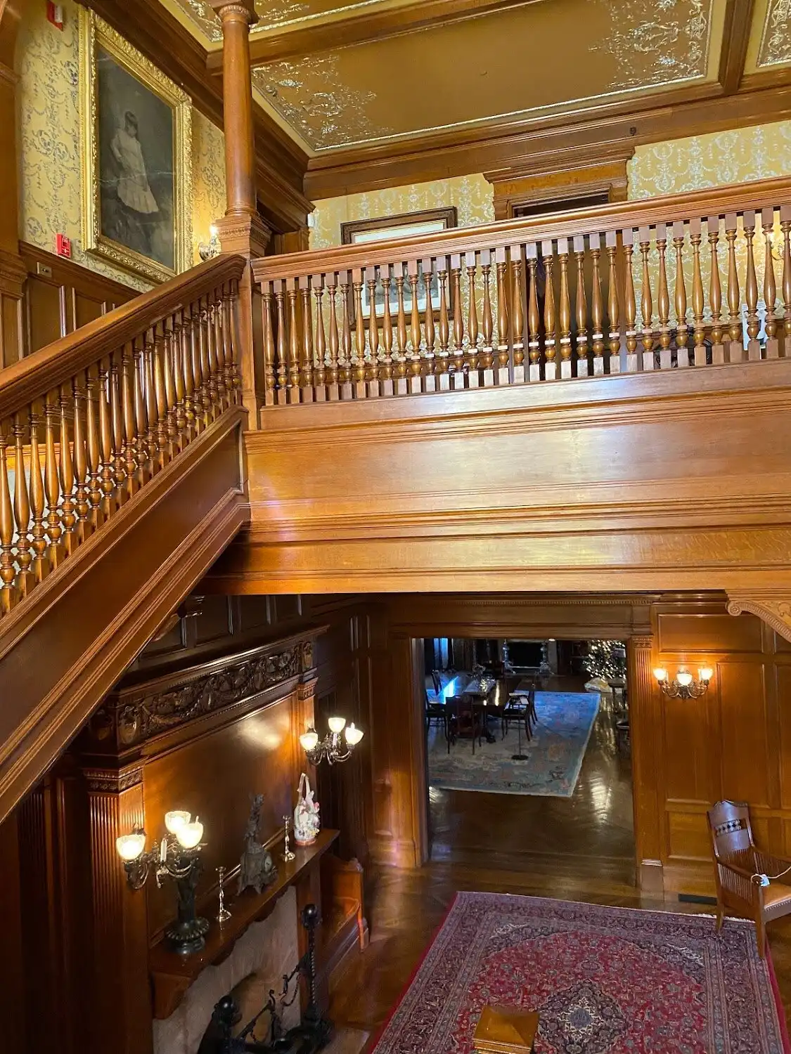 Hotels near Moody Mansion
