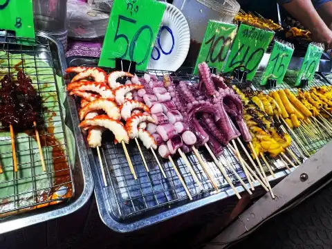 Hotels near Maria food halal samui