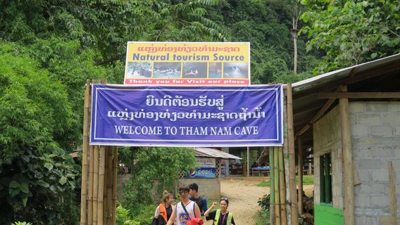ຖຳ້ນຳ້ Tham Nam (Water Cave)