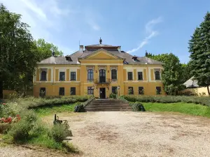 De La Motte Castle Noszvaj