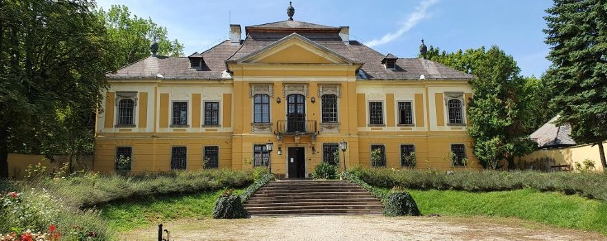 De La Motte Castle Noszvaj