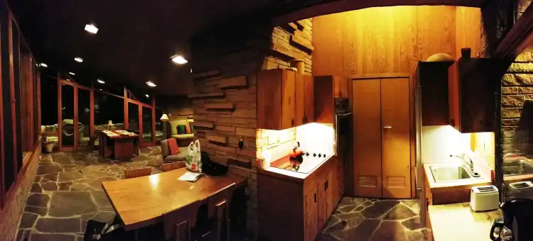 Hotels in Delton