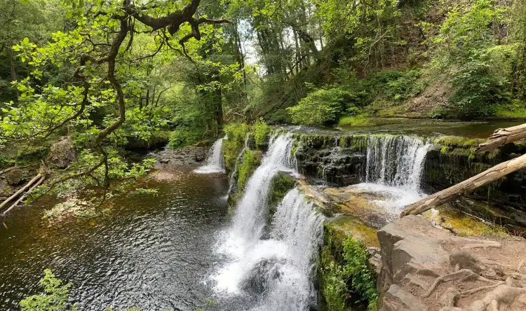 Hotels in Hirwaun