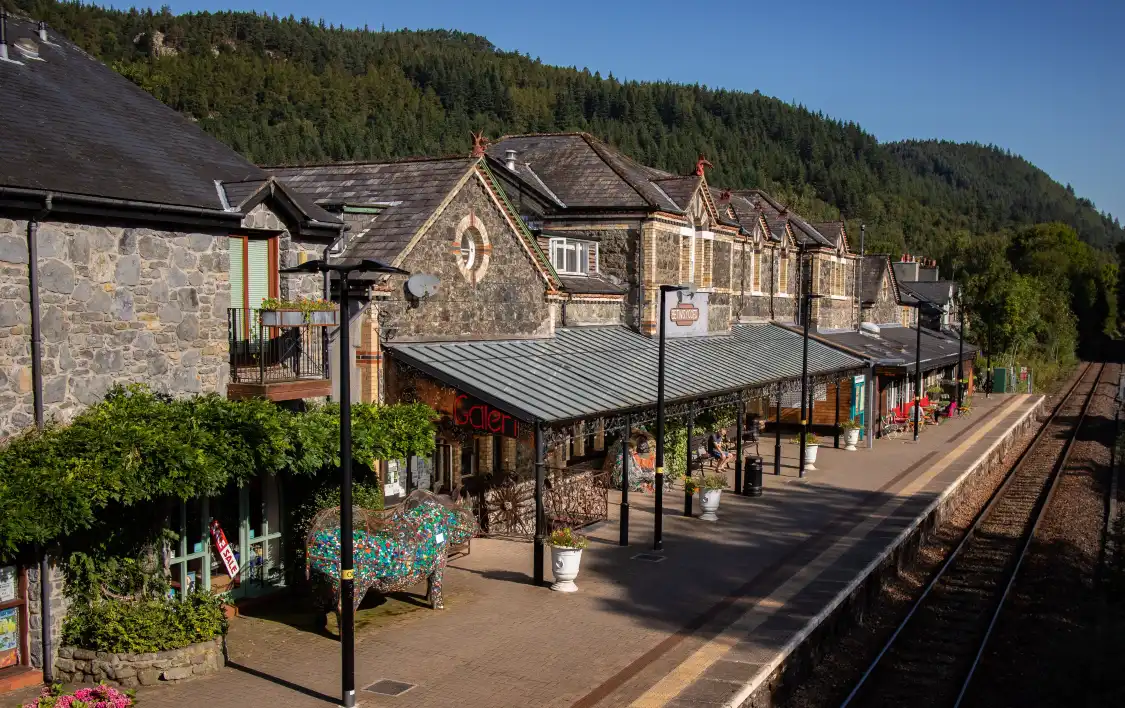 Hotels near Platform Galeri