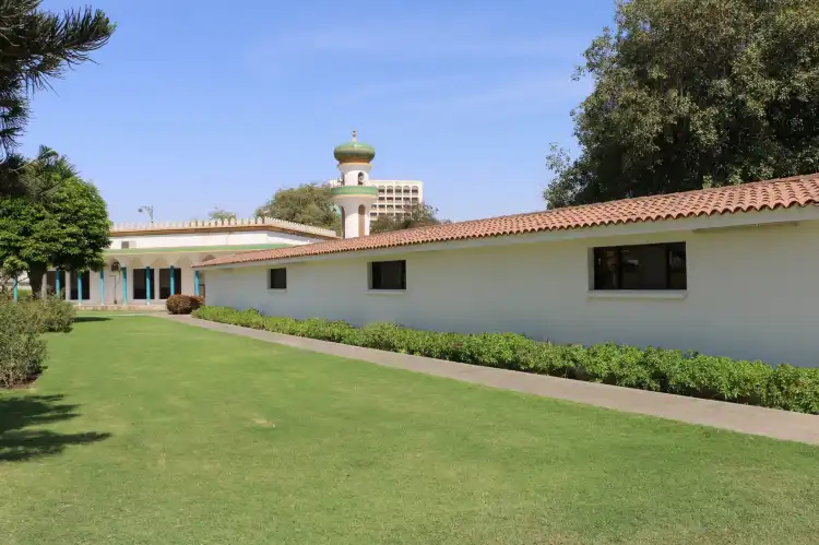 Hotels near Nabi Imran Tomb