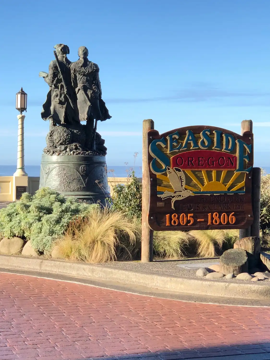 Hotels near Seaside Beach Lewis and Clark Monument