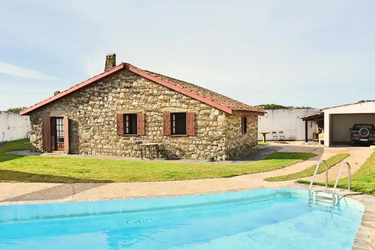 Hotels in Marinhas