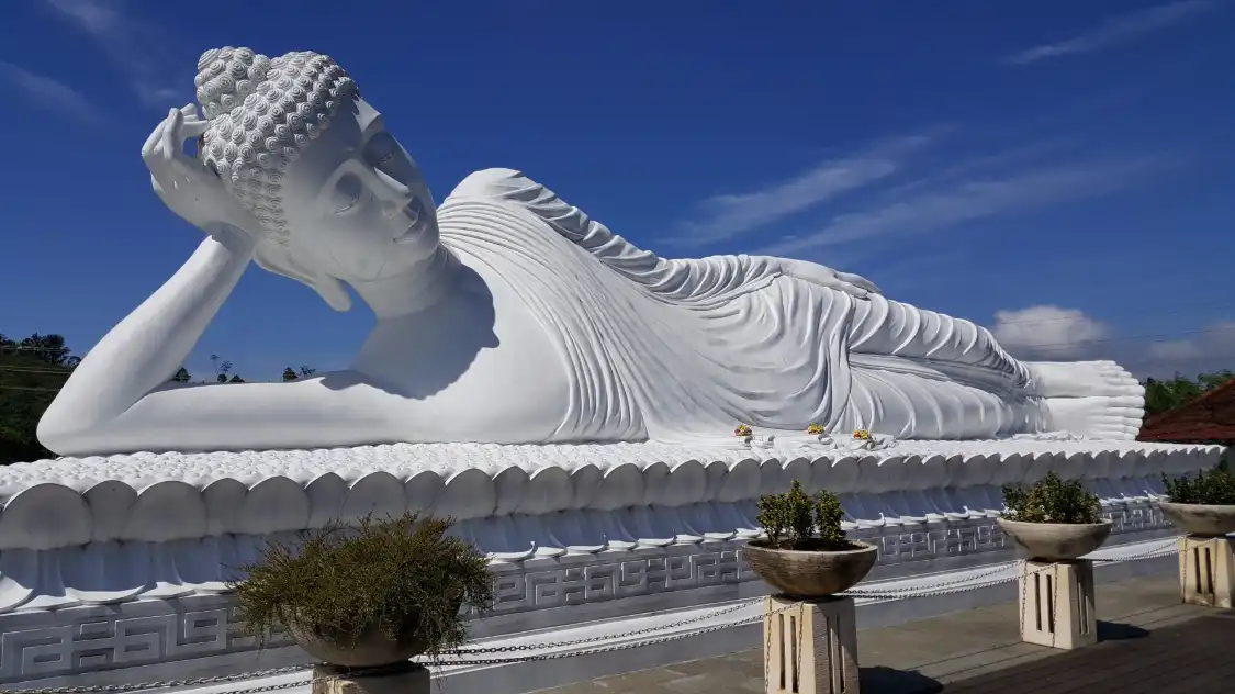 Hotels near Vihara Dharma Giri