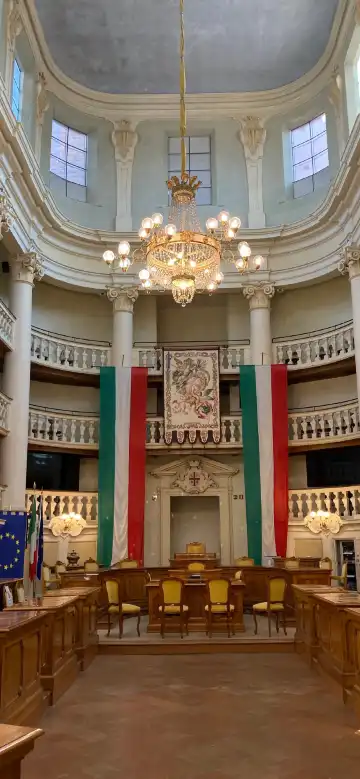 瑞吉歐.艾米里亞酒店