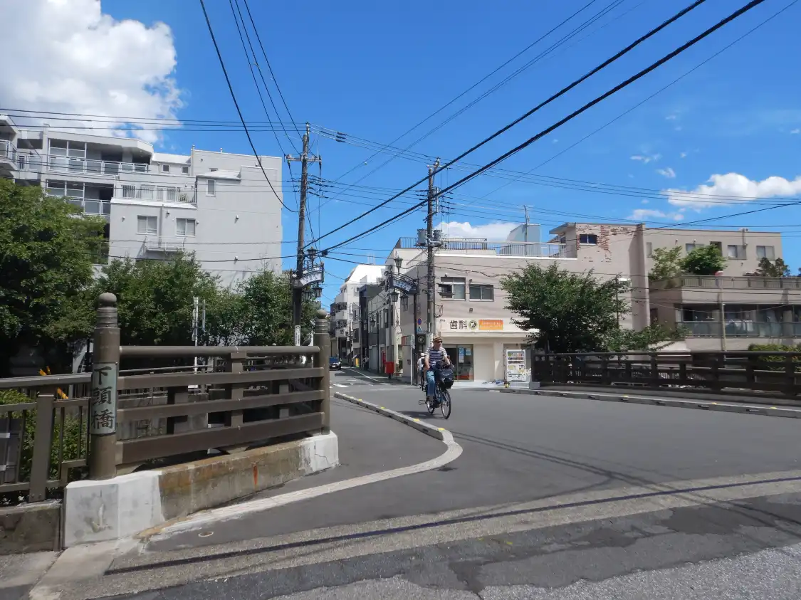 Hotels near Geto Bridge