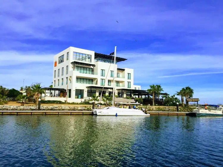 Hotels near Albatros Los Cabos Sailaway