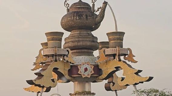 Tea-Pot Roundabout