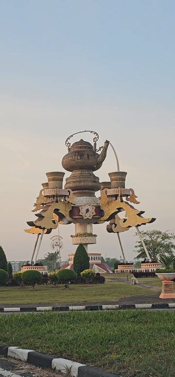 Tea-Pot Roundabout