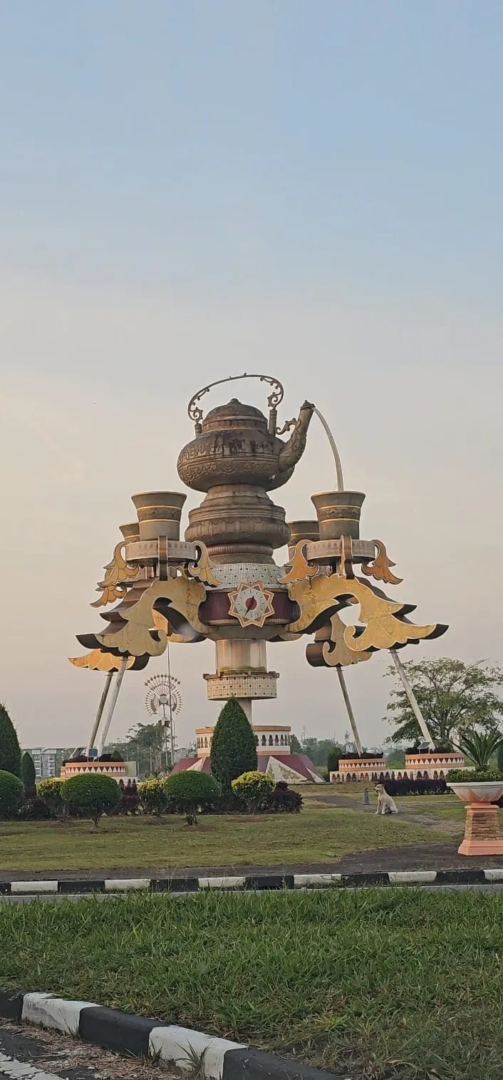 Tea-Pot Roundabout