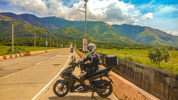 Gabaldon Welcome Arch