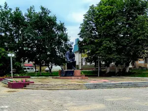 Pam'yatnyk Tarasovi Shevchenku