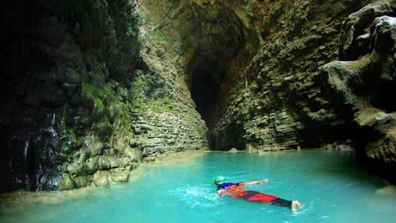 Kalisuci Cave Tubing