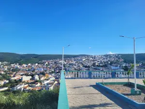 Praça do Cristo com visão da cidade