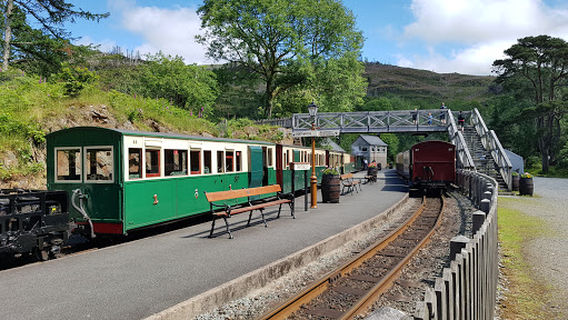 Ffestiniog Railway - (Tan-y-bwlch, Station)