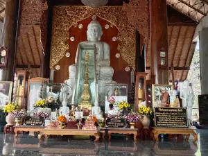 Wat Phu Lom Khum
