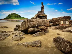 Women Sand statue