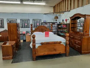 J & G Flea Market & Antique