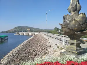 Ubonratana Dam Golf Course