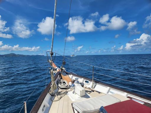 Lady Enid - Barefoot Luxury Day Sailing | Iconic Whitsunday Adventures