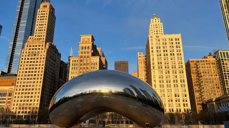 Hotels near Cloud Gate