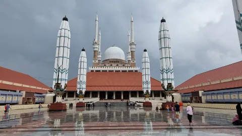 Masjid Agung Jawa Tengah (MAJT) attraction in Central Java