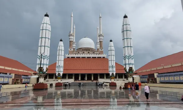 Masjid Agung Jawa Tengah (MAJT)