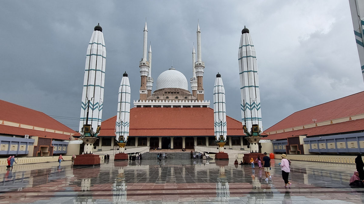 Masjid Agung Jawa Tengah (MAJT)
