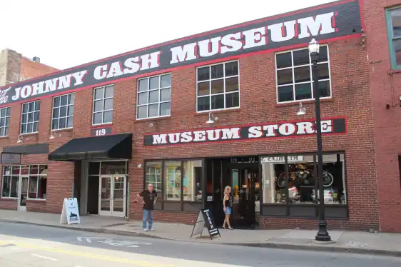 Hotels near Johnny Cash Museum