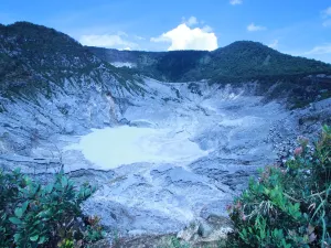 Gunung Tangkuban Parahu