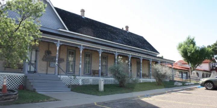 Annie Riggs Memorial Museum