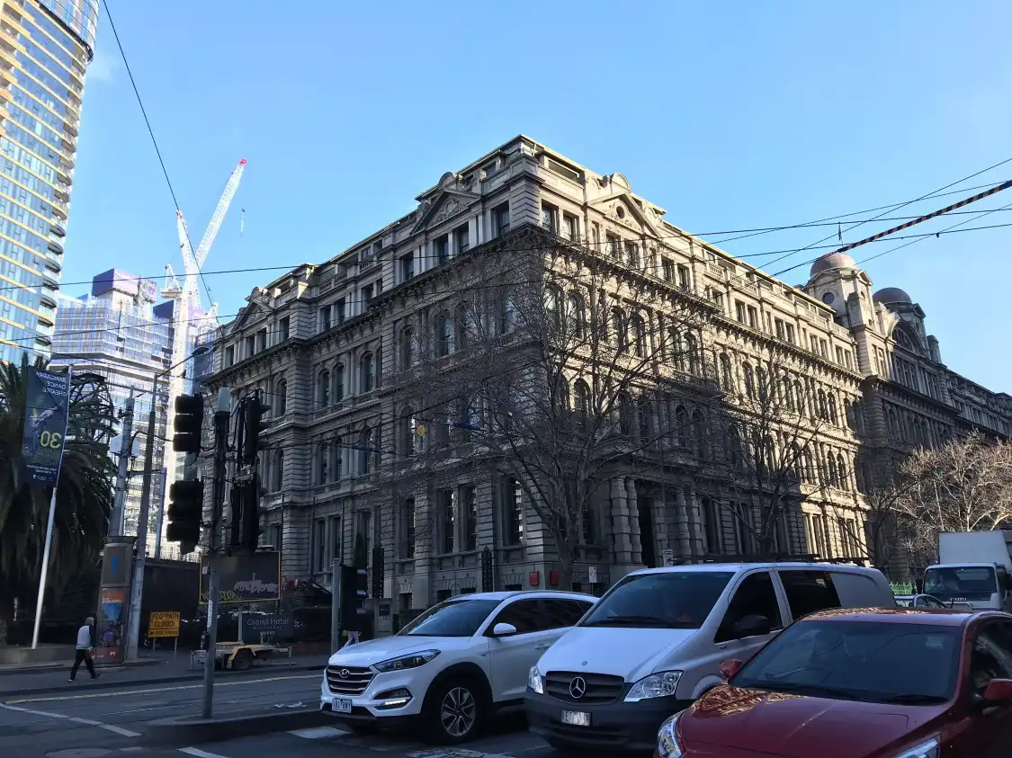 Hotels near Melbourne Visitor Centre