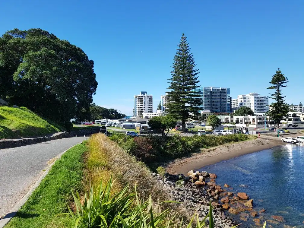 Hotels near Pilot Bay Beach
