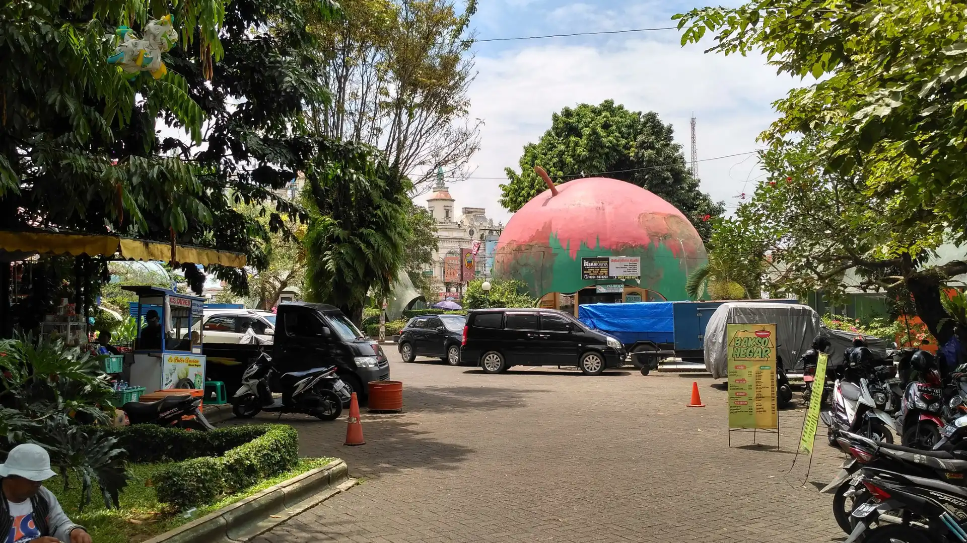 Hotels near Taman Topi Bogor