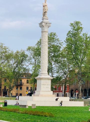 Piazza Ariostea