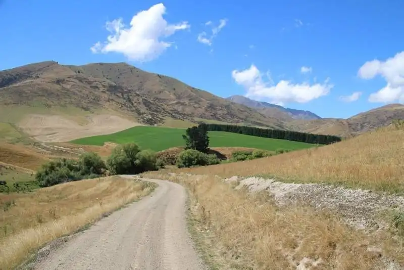 Hotels near Four Peaks High Country Track