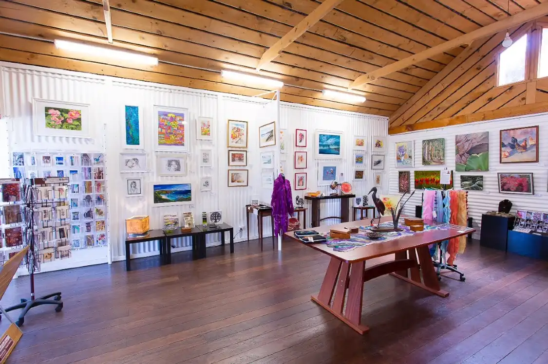 Hotels near RiverFront Gallery
